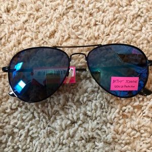 Betsey Johnson Metal Mirrored Aviators